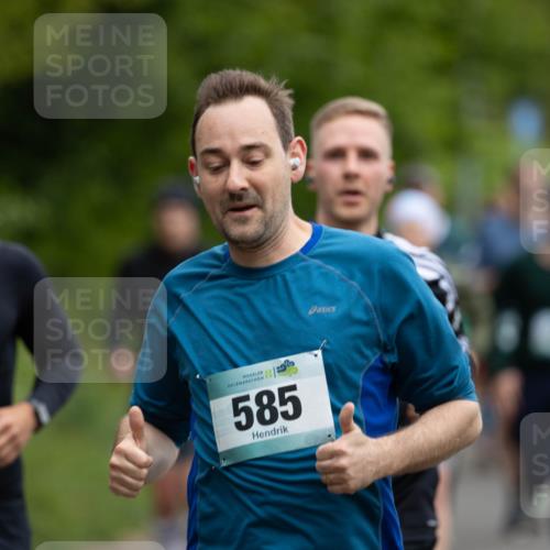 04.05.2025 - 8. Wedeler Halbmarathon Michael Strokosch http://msf.ph/oto/7816272 04.05.2025 10:49:14 Laufen 467, 2, 585 meine-sportfotos.de
