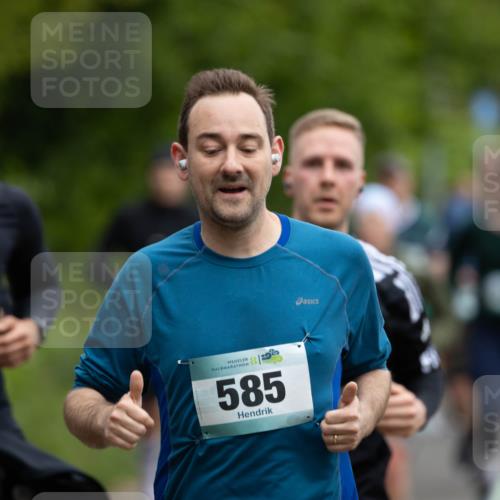04.05.2025 - 8. Wedeler Halbmarathon Michael Strokosch http://msf.ph/oto/7816273 04.05.2025 10:49:14 Laufen 467, 585 meine-sportfotos.de