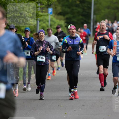 04.05.2025 - 8. Wedeler Halbmarathon Michael Strokosch http://msf.ph/oto/7816281 04.05.2025 10:49:24 Laufen 430, 80, 590, 310, 939 meine-sportfotos.de