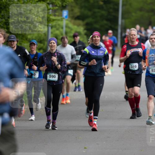 04.05.2025 - 8. Wedeler Halbmarathon Michael Strokosch http://msf.ph/oto/7816285 04.05.2025 10:49:24 Laufen 590, 310, 939 meine-sportfotos.de