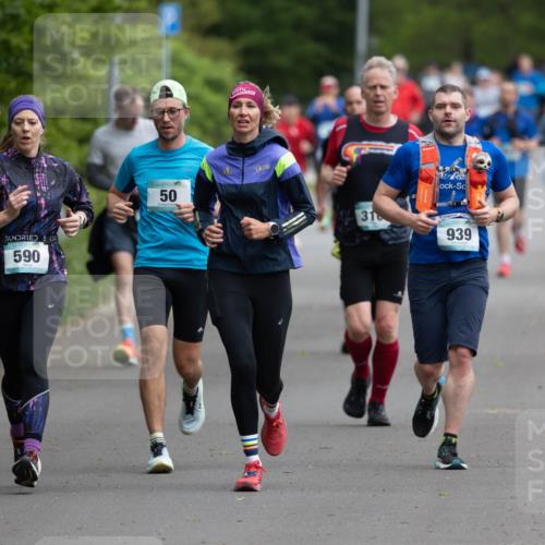 04.05.2025 - 8. Wedeler Halbmarathon Michael Strokosch http://msf.ph/oto/7816292 04.05.2025 10:49:27 Laufen 590, 50, 316, 939 meine-sportfotos.de