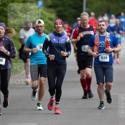 04.05.2025 - 8. Wedeler Halbmarathon Michael Strokosch http://msf.ph/oto/7816297 04.05.2025 10:49:28 Laufen 590, 50, 50, 31, 939 meine-sportfotos.de