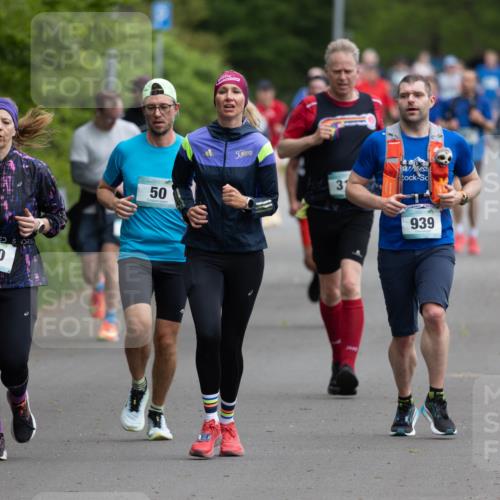 04.05.2025 - 8. Wedeler Halbmarathon Michael Strokosch http://msf.ph/oto/7816299 04.05.2025 10:49:28 Laufen 590, 50, 5, 3, 939 meine-sportfotos.de