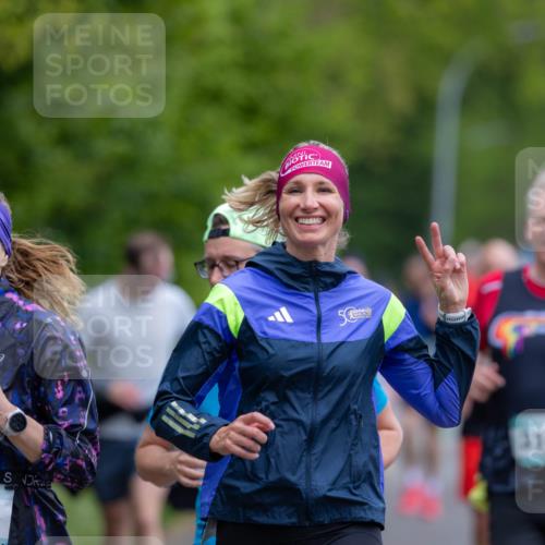 04.05.2025 - 8. Wedeler Halbmarathon Michael Strokosch http://msf.ph/oto/7816308 04.05.2025 10:49:35 Laufen 95, 590, 5, 310 meine-sportfotos.de