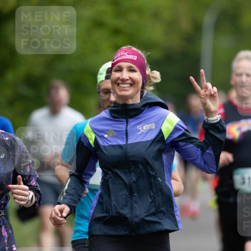 04.05.2025 - 8. Wedeler Halbmarathon Michael Strokosch http://msf.ph/oto/7816314 04.05.2025 10:49:36 Laufen 590, 5, 310 meine-sportfotos.de