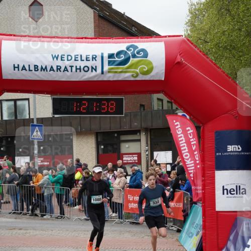 04.05.2025 - 8. Wedeler Halbmarathon Felixshl http://msf.ph/oto/7816315 04.05.2025 11:21:36 Ziel 332, 368, 370, 1088 meine-sportfotos.de