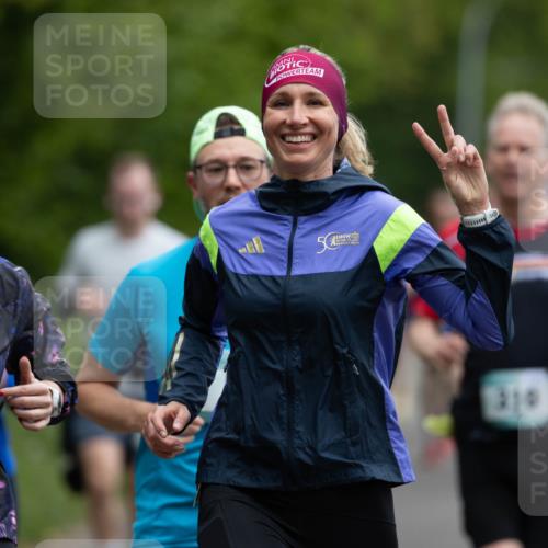 04.05.2025 - 8. Wedeler Halbmarathon Michael Strokosch http://msf.ph/oto/7816325 04.05.2025 10:49:36 Laufen 590, 50, 310 meine-sportfotos.de