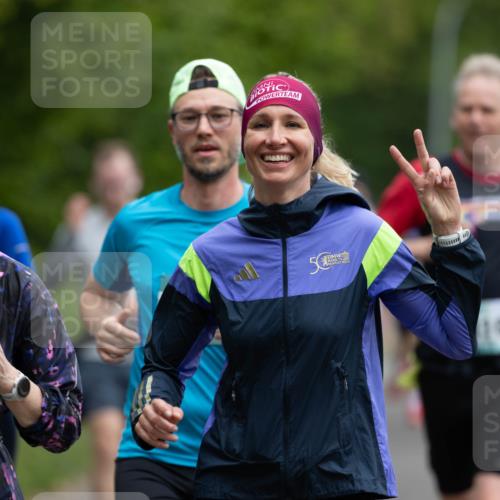 04.05.2025 - 8. Wedeler Halbmarathon Michael Strokosch http://msf.ph/oto/7816327 04.05.2025 10:49:36 Laufen 590, 5 meine-sportfotos.de