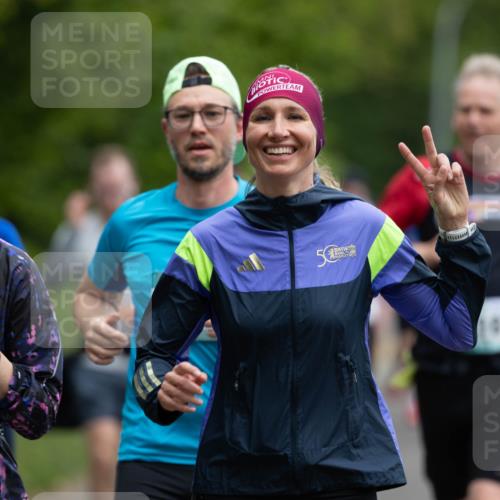 04.05.2025 - 8. Wedeler Halbmarathon Michael Strokosch http://msf.ph/oto/7816328 04.05.2025 10:49:37 Laufen 590, 5 meine-sportfotos.de