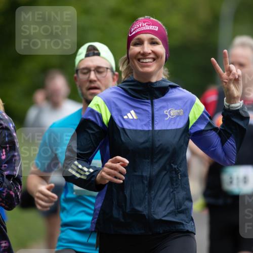 04.05.2025 - 8. Wedeler Halbmarathon Michael Strokosch http://msf.ph/oto/7816330 04.05.2025 10:49:37 Laufen 2, 590, 5, 314 meine-sportfotos.de