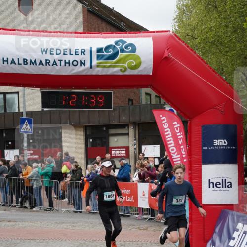 04.05.2025 - 8. Wedeler Halbmarathon Felixshl http://msf.ph/oto/7816334 04.05.2025 11:21:37 Ziel 332, 368, 370, 1088 meine-sportfotos.de