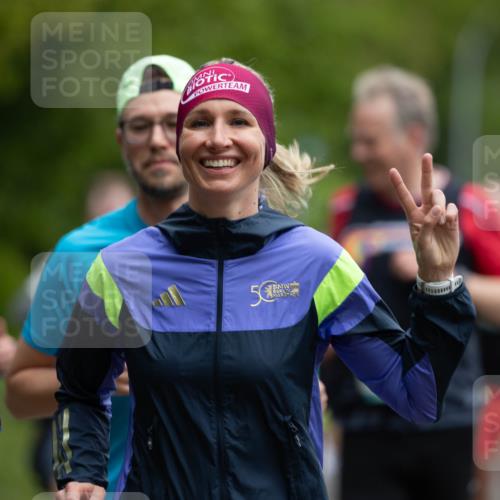 04.05.2025 - 8. Wedeler Halbmarathon Michael Strokosch http://msf.ph/oto/7816343 04.05.2025 10:49:38 Laufen 5 meine-sportfotos.de
