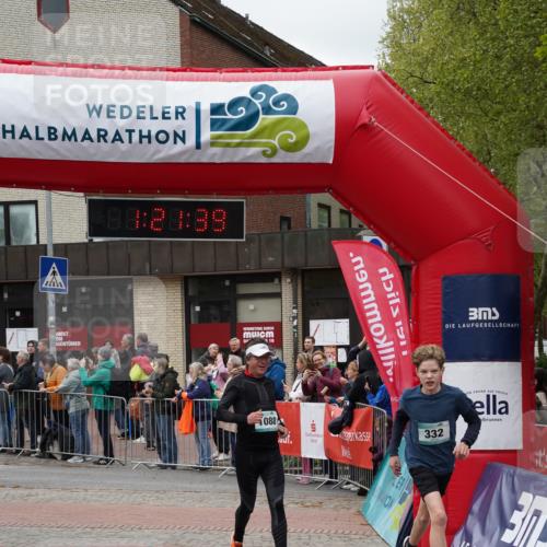 04.05.2025 - 8. Wedeler Halbmarathon Felixshl http://msf.ph/oto/7816346 04.05.2025 11:21:37 Ziel 332, 368, 370, 1088 meine-sportfotos.de