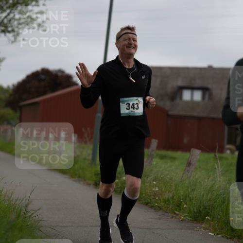 04.05.2025 - 8. Wedeler Halbmarathon Michael Strokosch http://msf.ph/oto/7816374 04.05.2025 10:59:40 Laufen 343, 64 meine-sportfotos.de