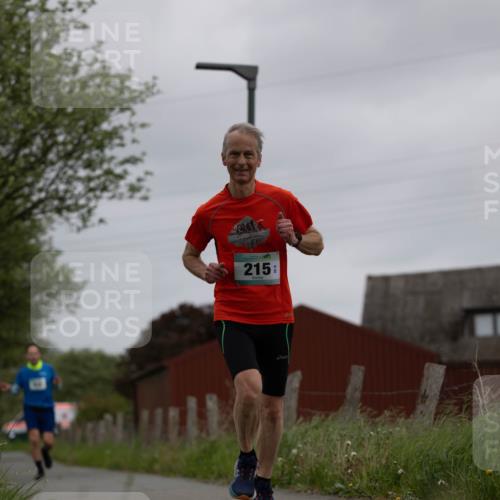 04.05.2025 - 8. Wedeler Halbmarathon Michael Strokosch http://msf.ph/oto/7816379 04.05.2025 10:59:57 Laufen 215 meine-sportfotos.de