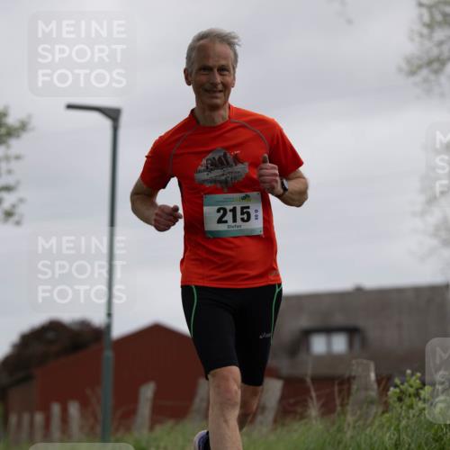 04.05.2025 - 8. Wedeler Halbmarathon Michael Strokosch http://msf.ph/oto/7816384 04.05.2025 10:59:58 Laufen 215 meine-sportfotos.de