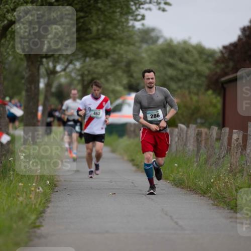 04.05.2025 - 8. Wedeler Halbmarathon Michael Strokosch http://msf.ph/oto/7816394 04.05.2025 11:00:18 Laufen 462, 286 meine-sportfotos.de
