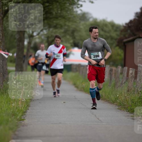 04.05.2025 - 8. Wedeler Halbmarathon Michael Strokosch http://msf.ph/oto/7816399 04.05.2025 11:00:19 Laufen 462, 286 meine-sportfotos.de