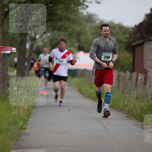 04.05.2025 - 8. Wedeler Halbmarathon Michael Strokosch http://msf.ph/oto/7816400 04.05.2025 11:00:19 Laufen 462, 286 meine-sportfotos.de