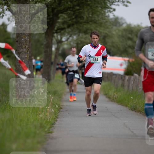 04.05.2025 - 8. Wedeler Halbmarathon Michael Strokosch http://msf.ph/oto/7816403 04.05.2025 11:00:21 Laufen 462, 286 meine-sportfotos.de