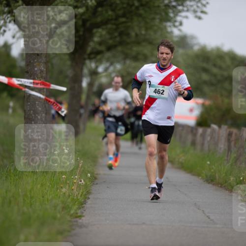 04.05.2025 - 8. Wedeler Halbmarathon Michael Strokosch http://msf.ph/oto/7816408 04.05.2025 11:00:22 Laufen 462 meine-sportfotos.de