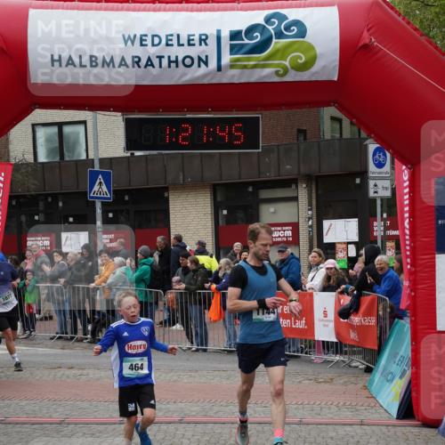 04.05.2025 - 8. Wedeler Halbmarathon Felixshl http://msf.ph/oto/7816413 04.05.2025 11:21:43 Ziel 332, 464, 1077, 1088, 1144 meine-sportfotos.de