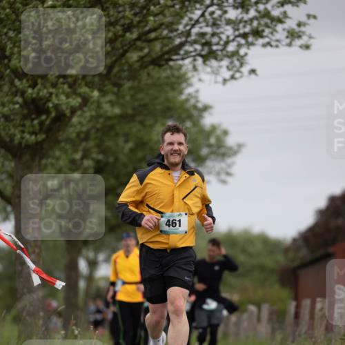 04.05.2025 - 8. Wedeler Halbmarathon Michael Strokosch http://msf.ph/oto/7816416 04.05.2025 11:00:33 Laufen 461 meine-sportfotos.de