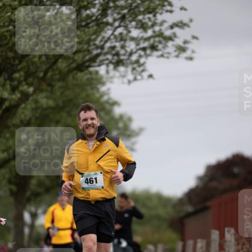 04.05.2025 - 8. Wedeler Halbmarathon Michael Strokosch http://msf.ph/oto/7816418 04.05.2025 11:00:34 Laufen 461 meine-sportfotos.de