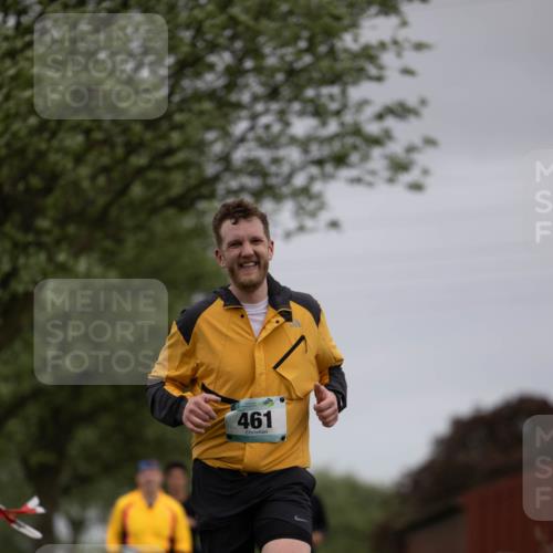 04.05.2025 - 8. Wedeler Halbmarathon Michael Strokosch http://msf.ph/oto/7816422 04.05.2025 11:00:35 Laufen 461 meine-sportfotos.de