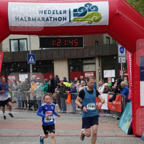 04.05.2025 - 8. Wedeler Halbmarathon Felixshl http://msf.ph/oto/7816423 04.05.2025 11:21:43 Ziel 332, 464, 1077, 1088, 1144 meine-sportfotos.de