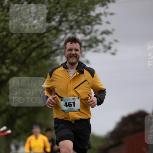 04.05.2025 - 8. Wedeler Halbmarathon Michael Strokosch http://msf.ph/oto/7816425 04.05.2025 11:00:35 Laufen 461 meine-sportfotos.de