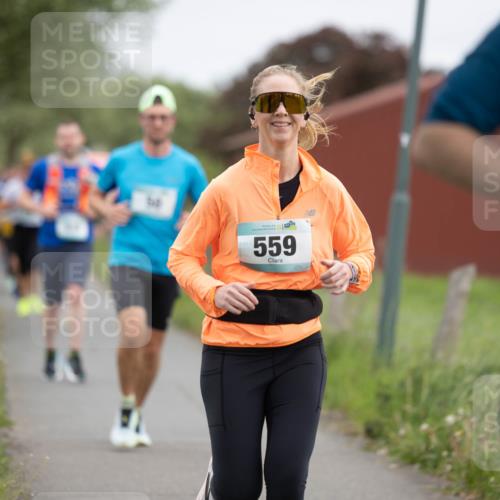 04.05.2025 - 8. Wedeler Halbmarathon Michael Strokosch http://msf.ph/oto/7816436 04.05.2025 11:00:46 Laufen 16, 559 meine-sportfotos.de