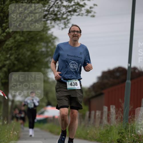 04.05.2025 - 8. Wedeler Halbmarathon Michael Strokosch http://msf.ph/oto/7816447 04.05.2025 11:01:09 Laufen 202, 438, 879 meine-sportfotos.de