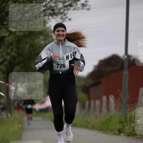 04.05.2025 - 8. Wedeler Halbmarathon Michael Strokosch http://msf.ph/oto/7816455 04.05.2025 11:01:15 Laufen 726 meine-sportfotos.de