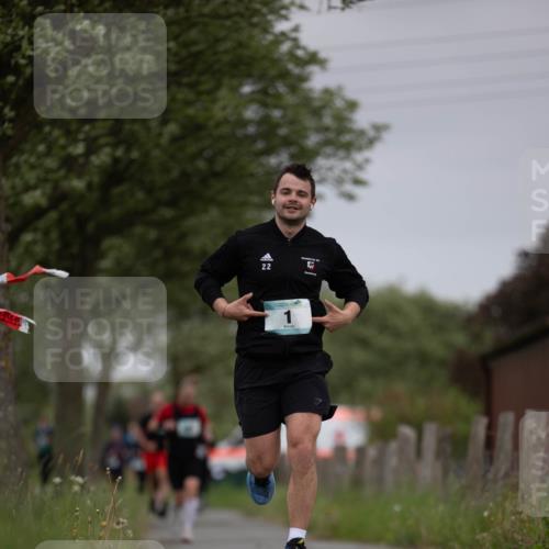 04.05.2025 - 8. Wedeler Halbmarathon Michael Strokosch http://msf.ph/oto/7816466 04.05.2025 11:01:23 Laufen 22 meine-sportfotos.de