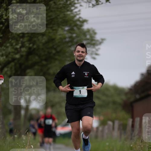 04.05.2025 - 8. Wedeler Halbmarathon Michael Strokosch http://msf.ph/oto/7816468 04.05.2025 11:01:24 Laufen 22 meine-sportfotos.de