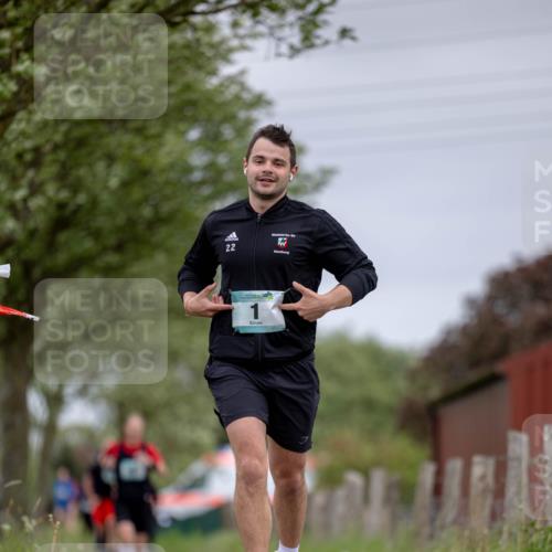 04.05.2025 - 8. Wedeler Halbmarathon Michael Strokosch http://msf.ph/oto/7816470 04.05.2025 11:01:24 Laufen 22 meine-sportfotos.de