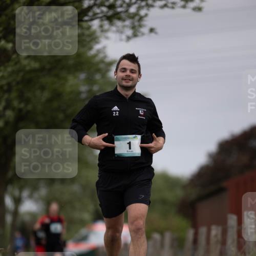 04.05.2025 - 8. Wedeler Halbmarathon Michael Strokosch http://msf.ph/oto/7816472 04.05.2025 11:01:24 Laufen 22 meine-sportfotos.de