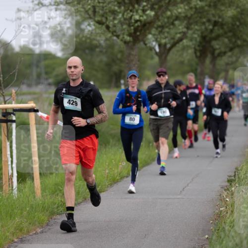 04.05.2025 - 8. Wedeler Halbmarathon Michael Strokosch http://msf.ph/oto/7816487 04.05.2025 11:01:41 Laufen 429, 80, 190 meine-sportfotos.de