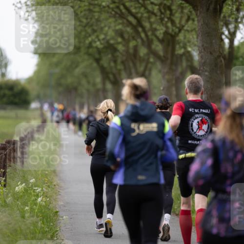 04.05.2025 - 8. Wedeler Halbmarathon Michael Strokosch http://msf.ph/oto/7816507 04.05.2025 11:01:58 Laufen  meine-sportfotos.de