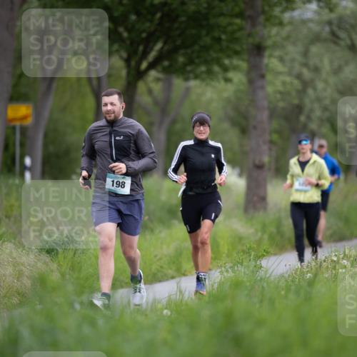 04.05.2025 - 8. Wedeler Halbmarathon Michael Strokosch http://msf.ph/oto/7816515 04.05.2025 11:13:05 Laufen 198 meine-sportfotos.de
