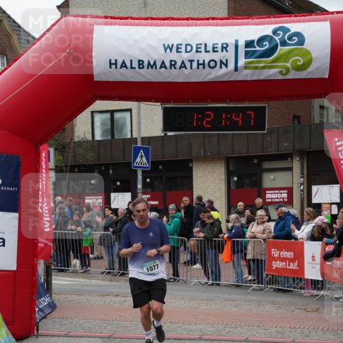 04.05.2025 - 8. Wedeler Halbmarathon Felixshl http://msf.ph/oto/7816519 04.05.2025 11:21:45 Ziel 464, 1077, 1144 meine-sportfotos.de