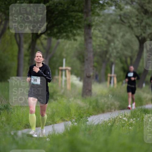 04.05.2025 - 8. Wedeler Halbmarathon Michael Strokosch http://msf.ph/oto/7816530 04.05.2025 11:13:18 Laufen 38 meine-sportfotos.de