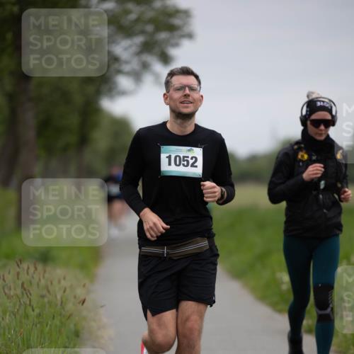 04.05.2025 - 8. Wedeler Halbmarathon Michael Strokosch http://msf.ph/oto/7816533 04.05.2025 11:13:31 Laufen 1052 meine-sportfotos.de