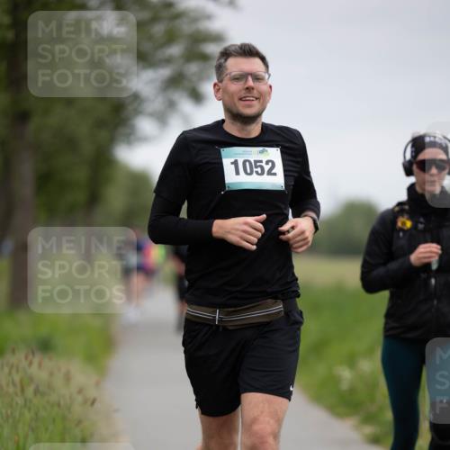 04.05.2025 - 8. Wedeler Halbmarathon Michael Strokosch http://msf.ph/oto/7816535 04.05.2025 11:13:32 Laufen 1052 meine-sportfotos.de