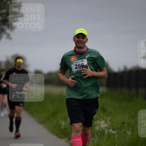 04.05.2025 - 8. Wedeler Halbmarathon Michael Strokosch http://msf.ph/oto/7816536 04.05.2025 11:13:38 Laufen 266 meine-sportfotos.de