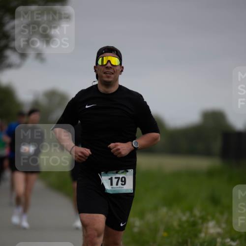 04.05.2025 - 8. Wedeler Halbmarathon Michael Strokosch http://msf.ph/oto/7816544 04.05.2025 11:13:41 Laufen 179 meine-sportfotos.de