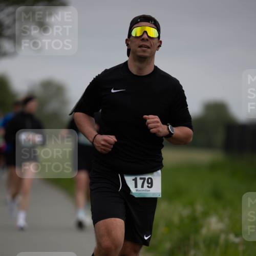 04.05.2025 - 8. Wedeler Halbmarathon Michael Strokosch http://msf.ph/oto/7816546 04.05.2025 11:13:41 Laufen 179 meine-sportfotos.de