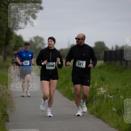 04.05.2025 - 8. Wedeler Halbmarathon Michael Strokosch http://msf.ph/oto/7816547 04.05.2025 11:13:45 Laufen 469, 321, 1098 meine-sportfotos.de