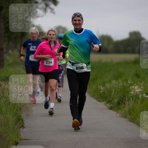 04.05.2025 - 8. Wedeler Halbmarathon Michael Strokosch http://msf.ph/oto/7816553 04.05.2025 11:13:55 Laufen 19, 234, 896 meine-sportfotos.de